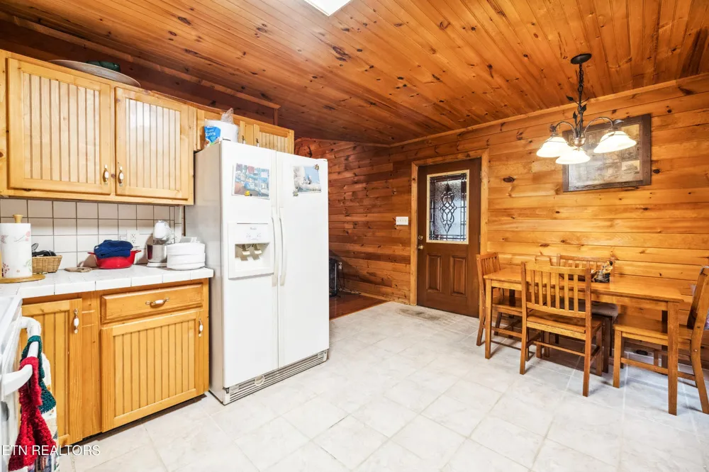 930 Wilderness Tr Oneida, TN 37841