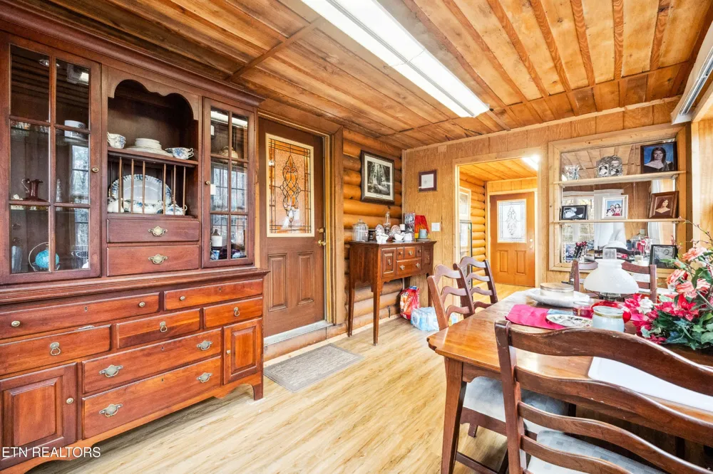 930 Wilderness Tr Oneida, TN 37841
