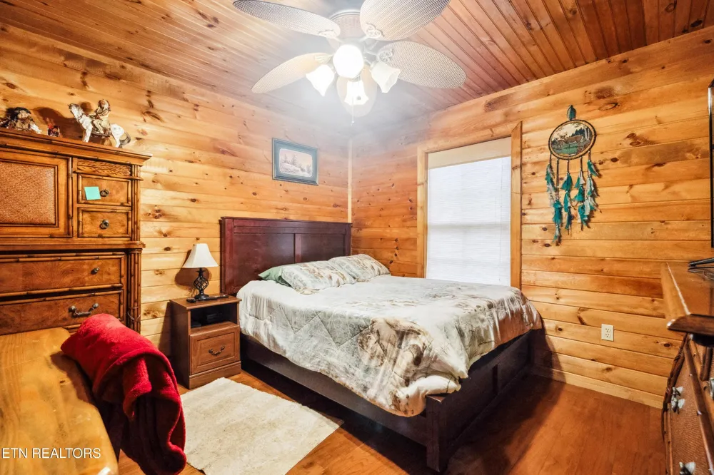 930 Wilderness Tr Oneida, TN 37841