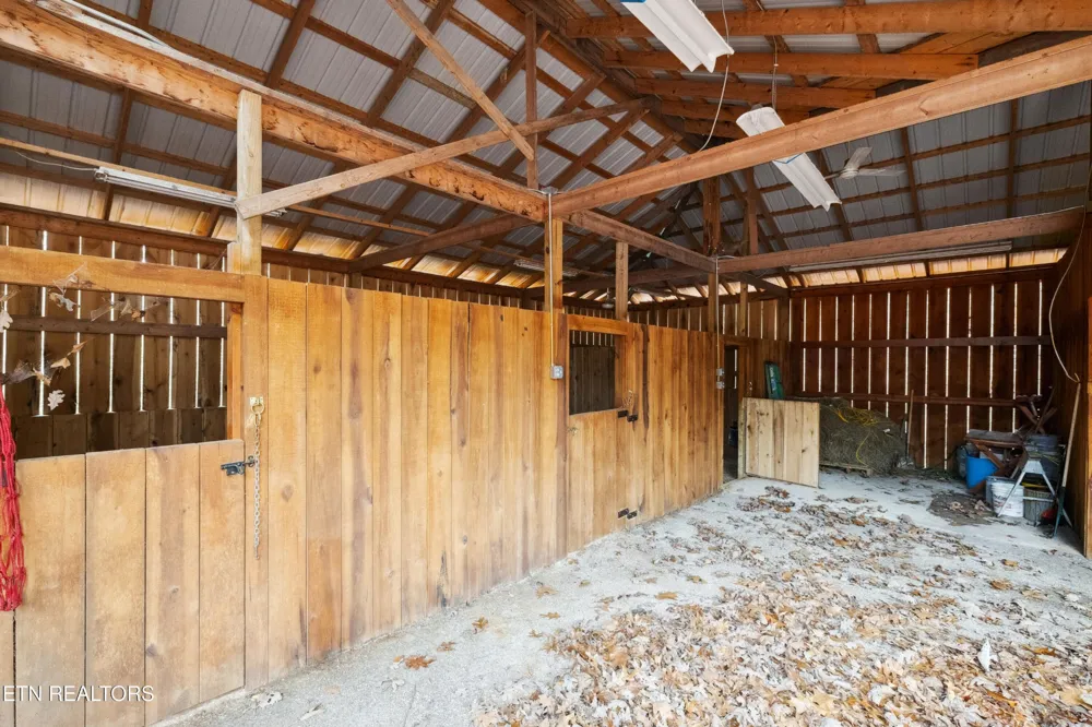 930 Wilderness Tr Oneida, TN 37841