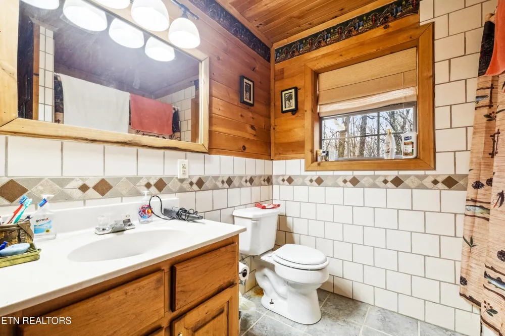 930 Wilderness Tr Oneida, TN 37841