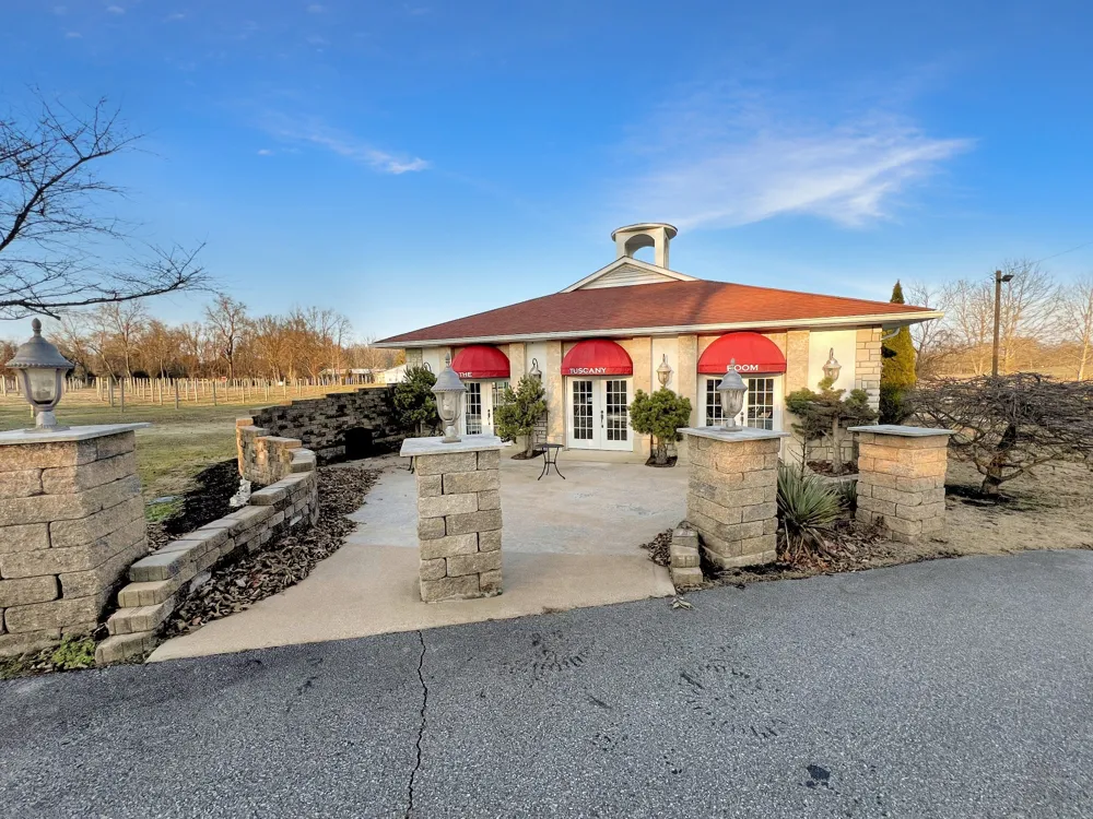 2982 Harvey Bowden Rd Paris, TN 38242
