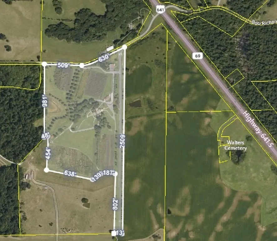 2982 Harvey Bowden Rd Paris, TN 38242