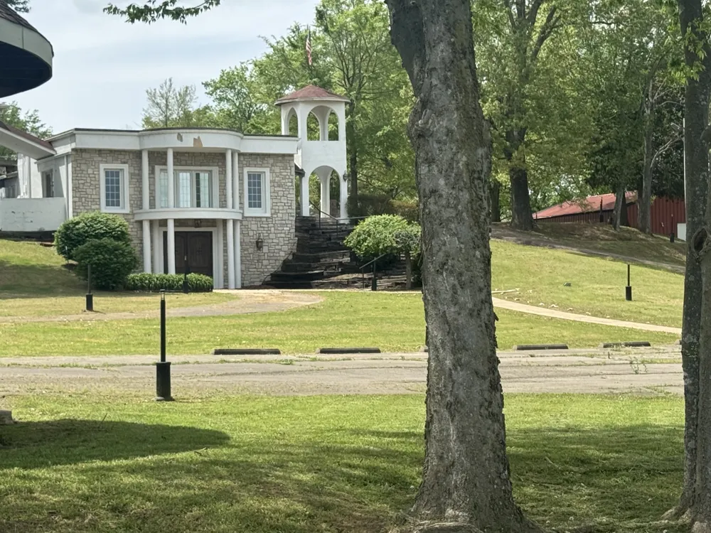 2982 Harvey Bowden Rd Paris, TN 38242