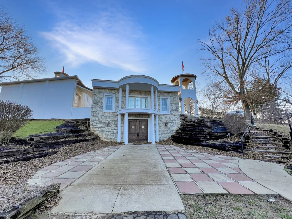 2982 Harvey Bowden Rd Paris, TN 38242