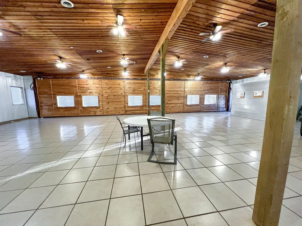 2982 Harvey Bowden Rd Paris, TN 38242
