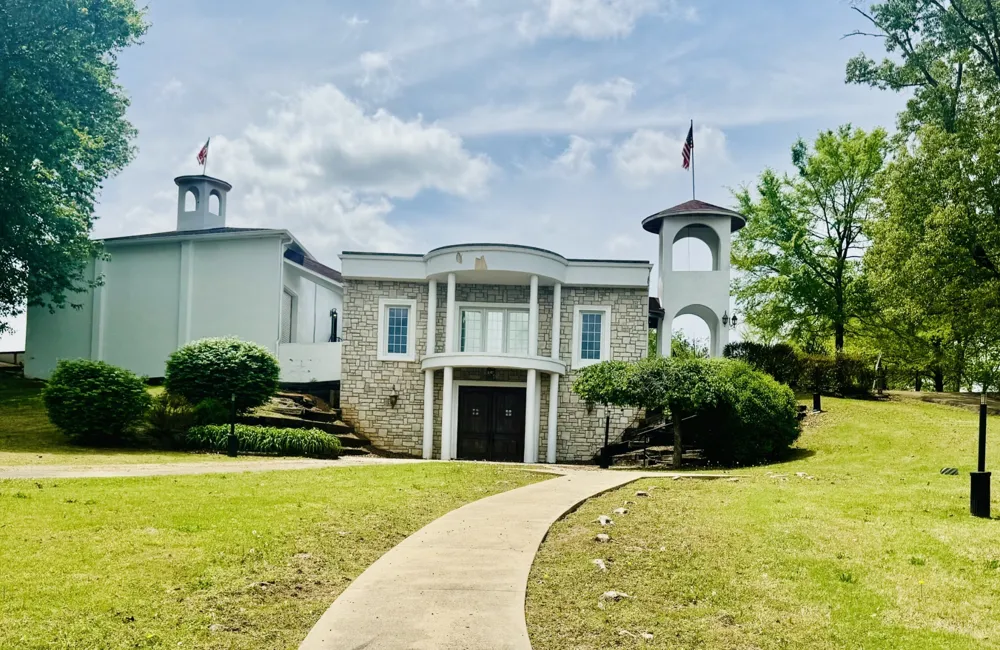 2982 Harvey Bowden Rd Paris, TN 38242