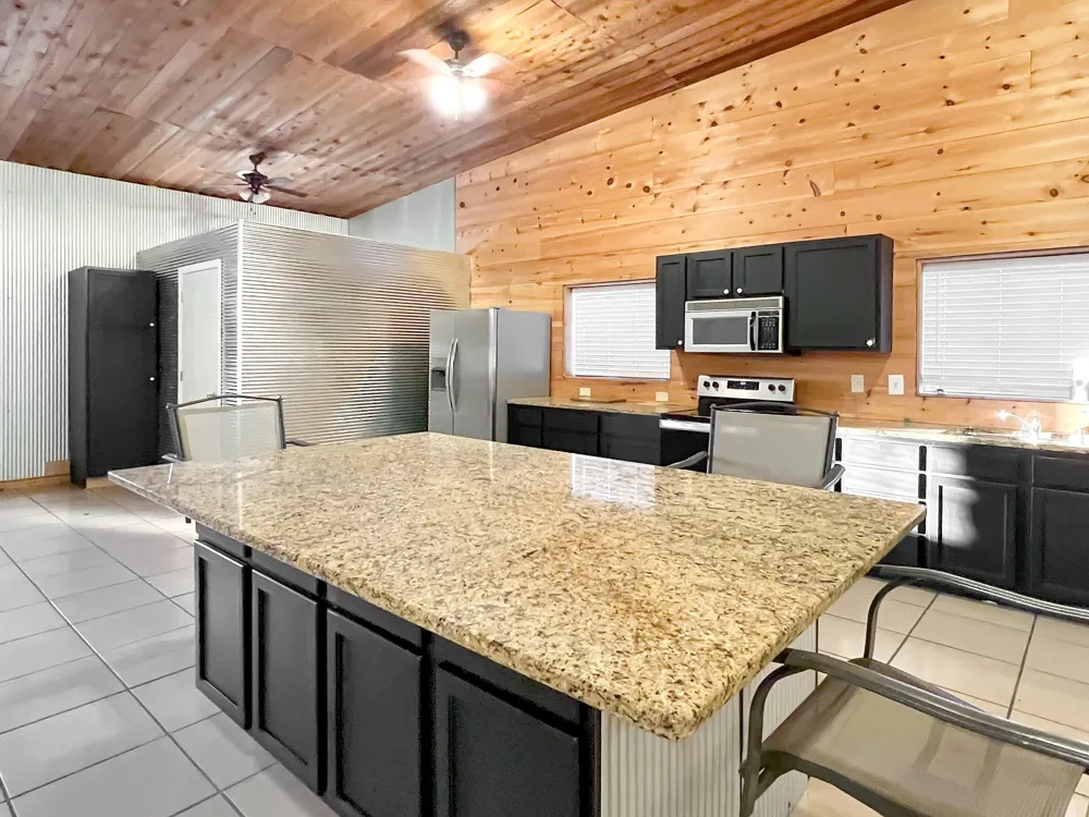 2982 Harvey Bowden Rd Paris, TN 38242