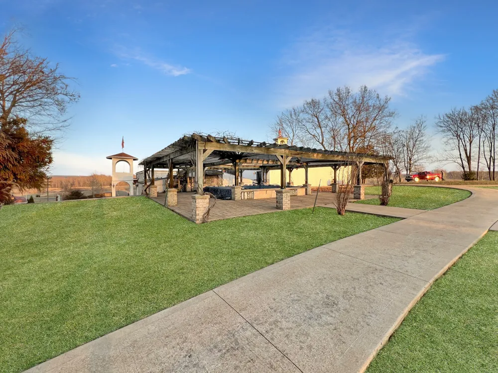 2982 Harvey Bowden Rd Paris, TN 38242