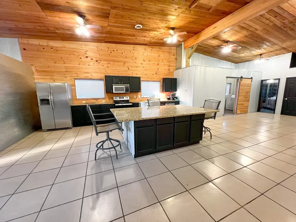 2982 Harvey Bowden Rd Paris, TN 38242