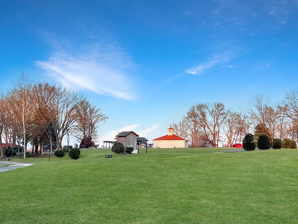 2982 Harvey Bowden Rd Paris, TN 38242