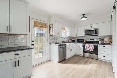 61 Rolling Meadows Dr