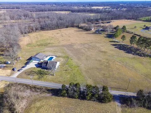 182 Old Camargo Rd