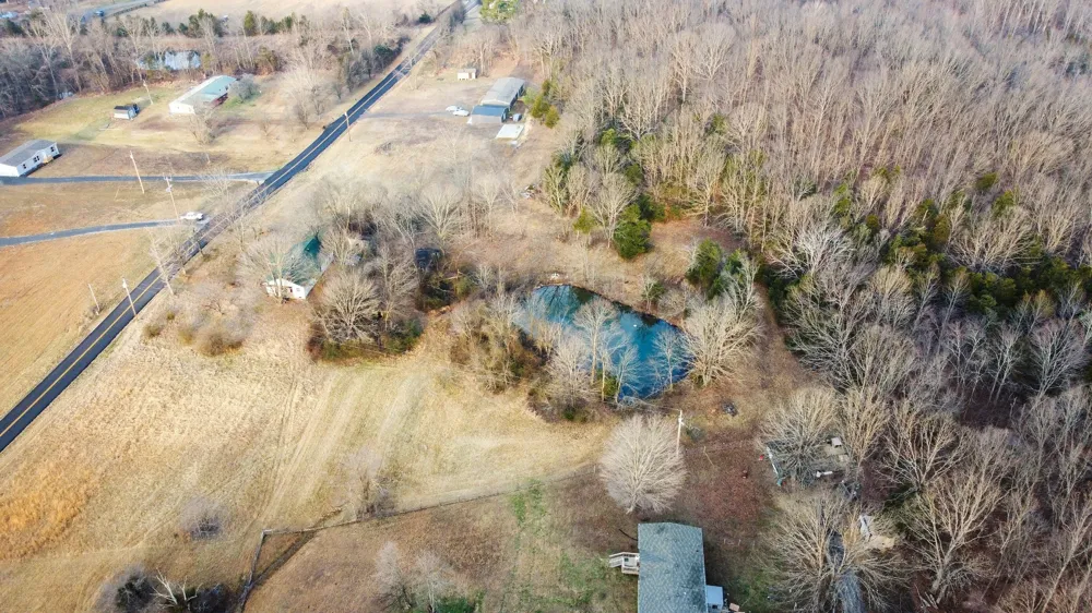 1672 Rabe Coats Rd Westmoreland, TN 37186