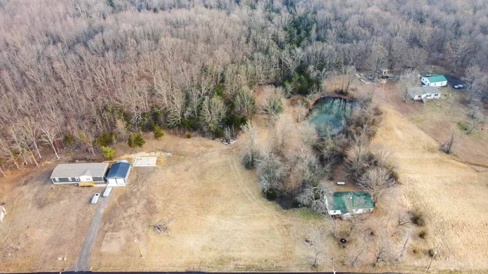 1672 Rabe Coats Rd Westmoreland, TN 37186