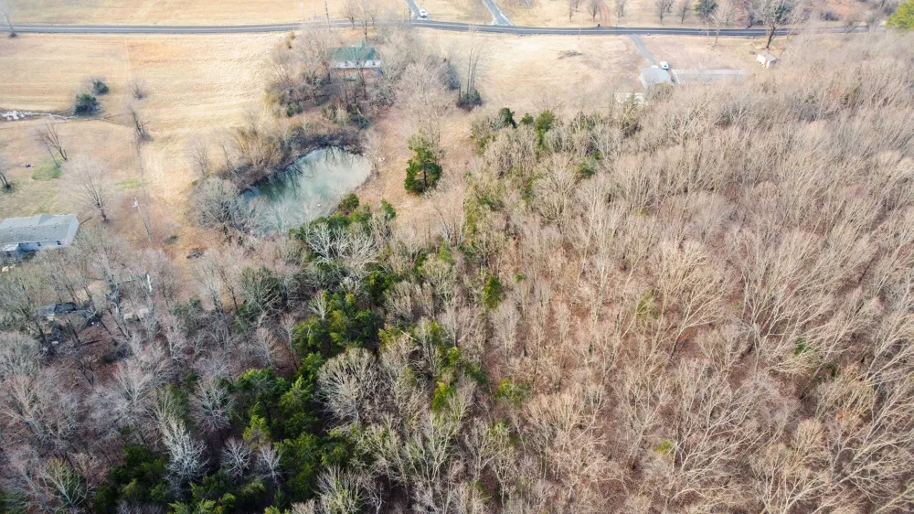 1672 Rabe Coats Rd Westmoreland, TN 37186