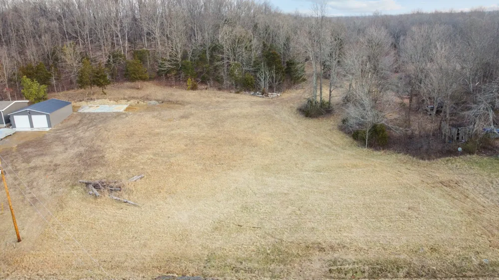 1672 Rabe Coats Rd Westmoreland, TN 37186