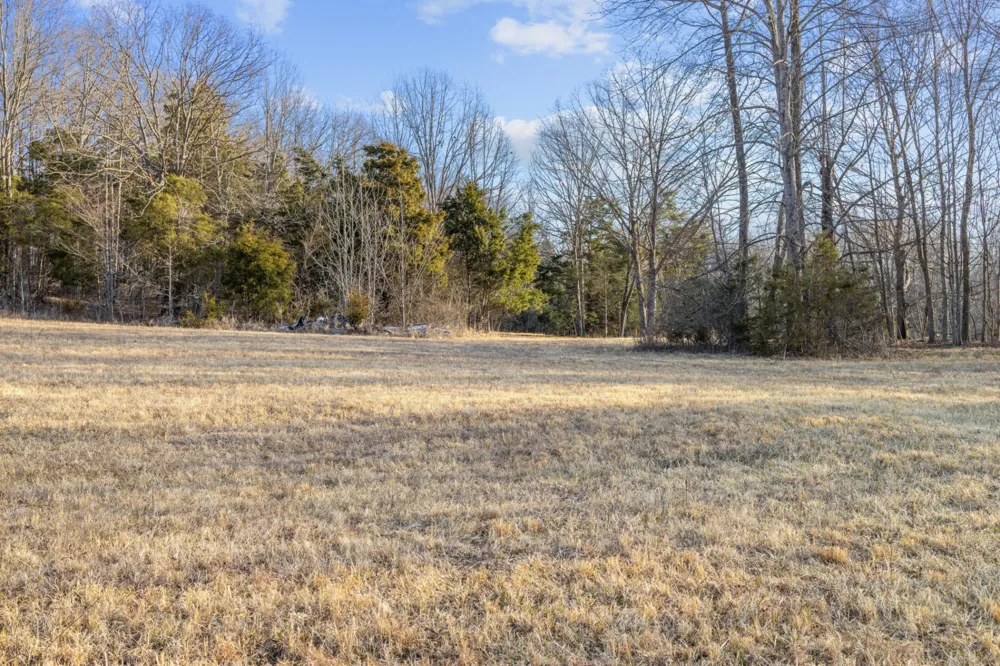 1672 Rabe Coats Rd Westmoreland, TN 37186