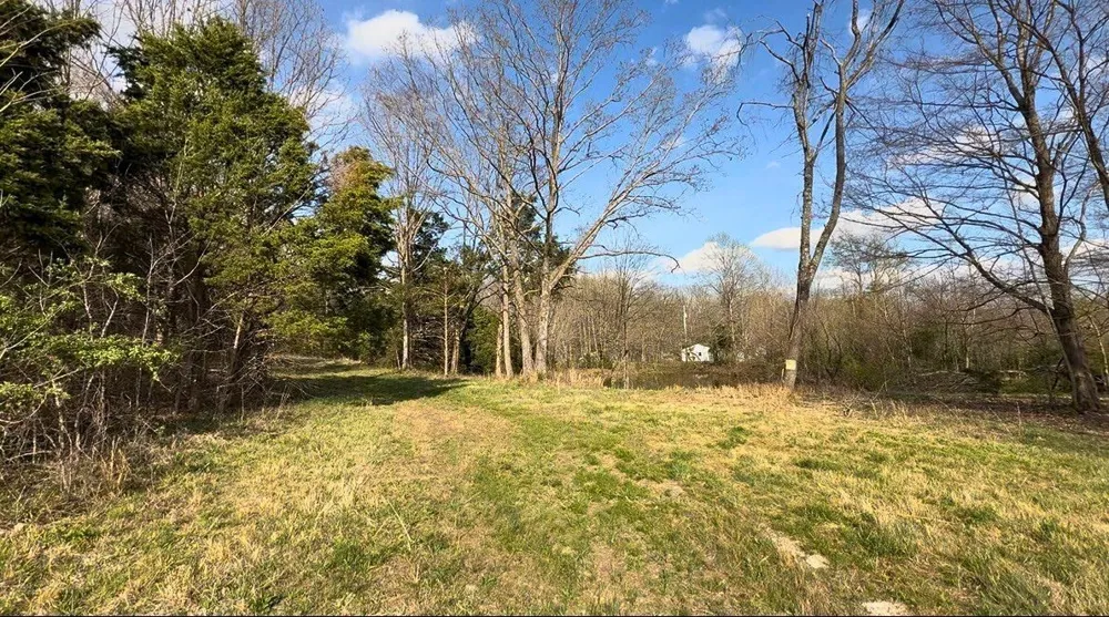 1672 Rabe Coats Rd Westmoreland, TN 37186
