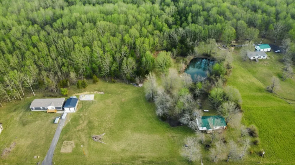 1672 Rabe Coats Rd Westmoreland, TN 37186
