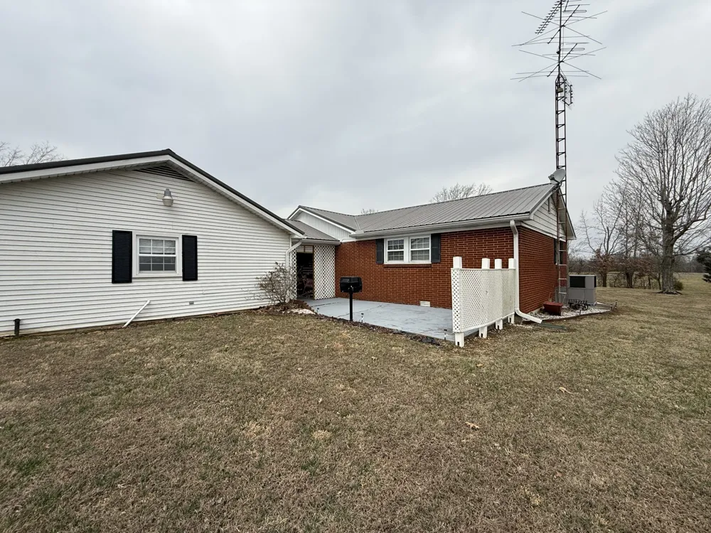 1252 State Route 176 Greenville, KY 42345