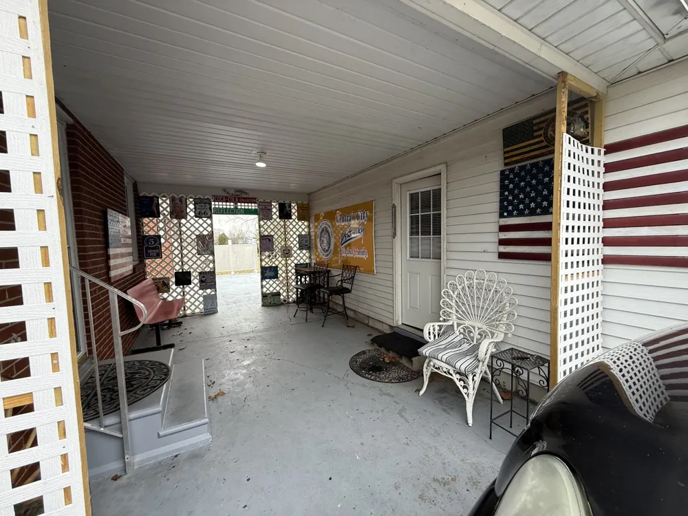 1252 State Route 176 Greenville, KY 42345