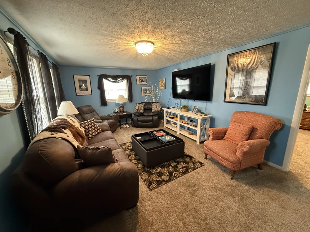 1252 State Route 176 Greenville, KY 42345