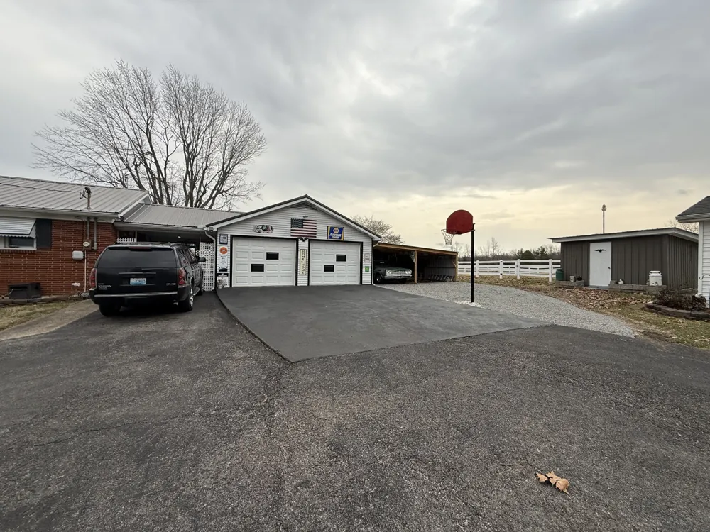 1252 State Route 176 Greenville, KY 42345