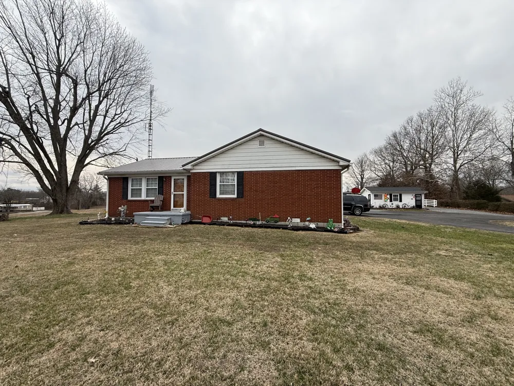 1252 State Route 176 Greenville, KY 42345