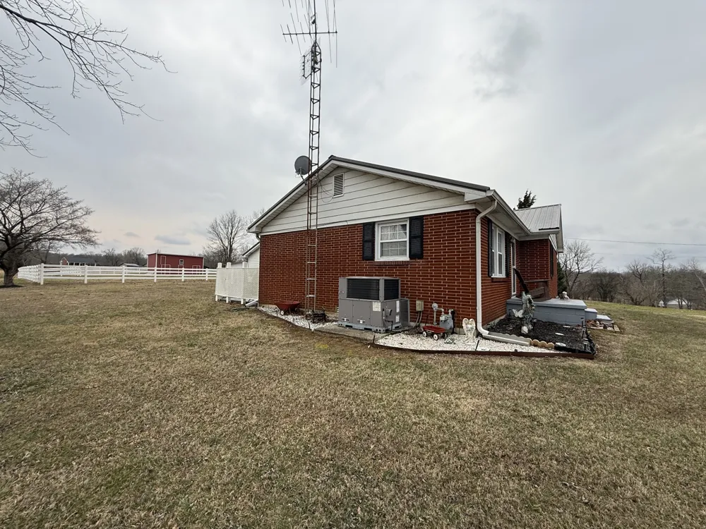 1252 State Route 176 Greenville, KY 42345