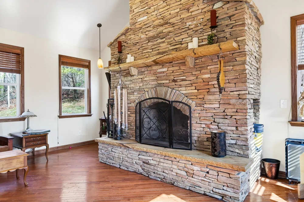 2144 Street Place Loop Monterey, TN 38574