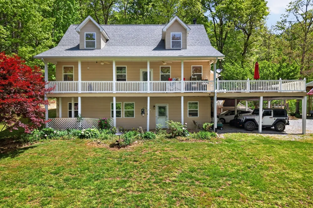 2144 Street Place Loop Monterey, TN 38574