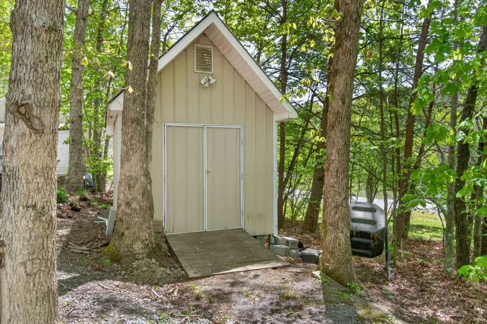 2144 Street Place Loop Monterey, TN 38574