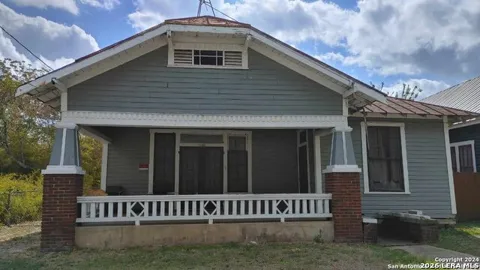 1122 Burnet