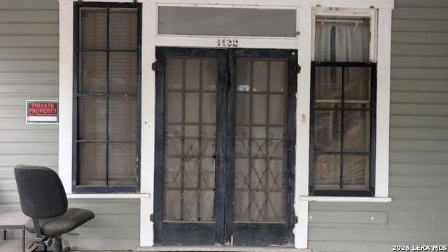 1122 Burnet San Antonio, TX 78202