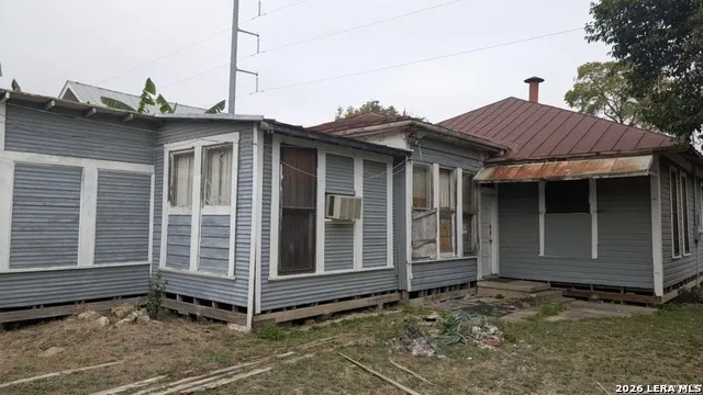 1122 Burnet San Antonio, TX 78202