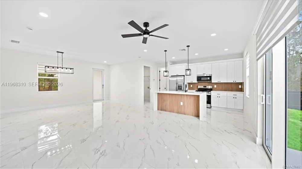 724 Drury Ave Lehigh Acres, FL 33974