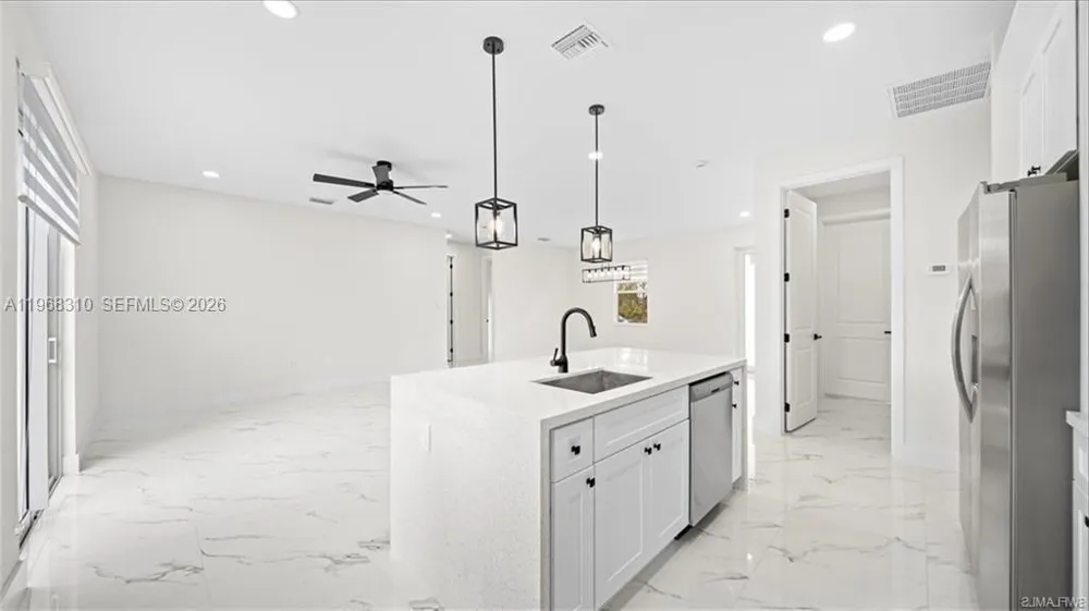 724 Drury Ave Lehigh Acres, FL 33974