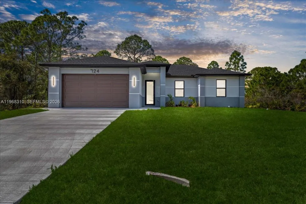 724 Drury Ave Lehigh Acres, FL 33974