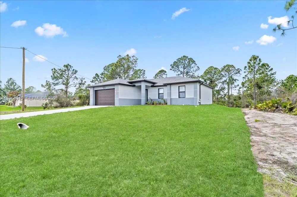 724 Drury Ave Lehigh Acres, FL 33974