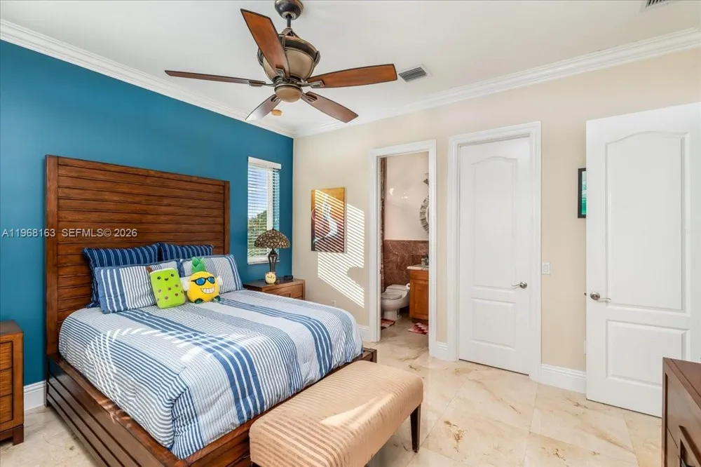 7851 NW 166th Ter Miami Lakes, FL 33016