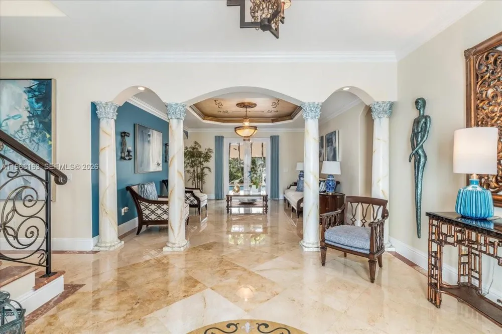 7851 NW 166th Ter Miami Lakes, FL 33016
