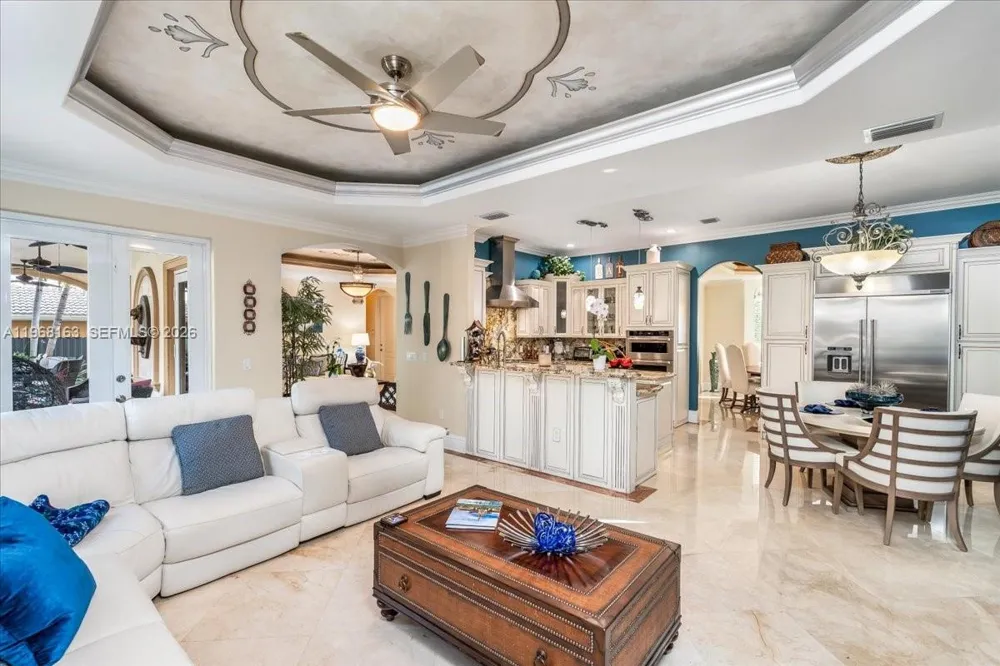 7851 NW 166th Ter Miami Lakes, FL 33016