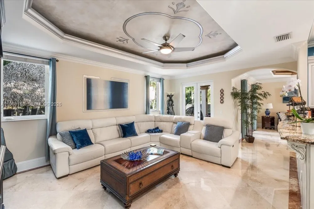 7851 NW 166th Ter Miami Lakes, FL 33016