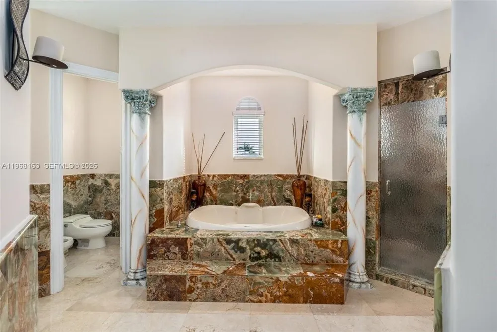 7851 NW 166th Ter Miami Lakes, FL 33016