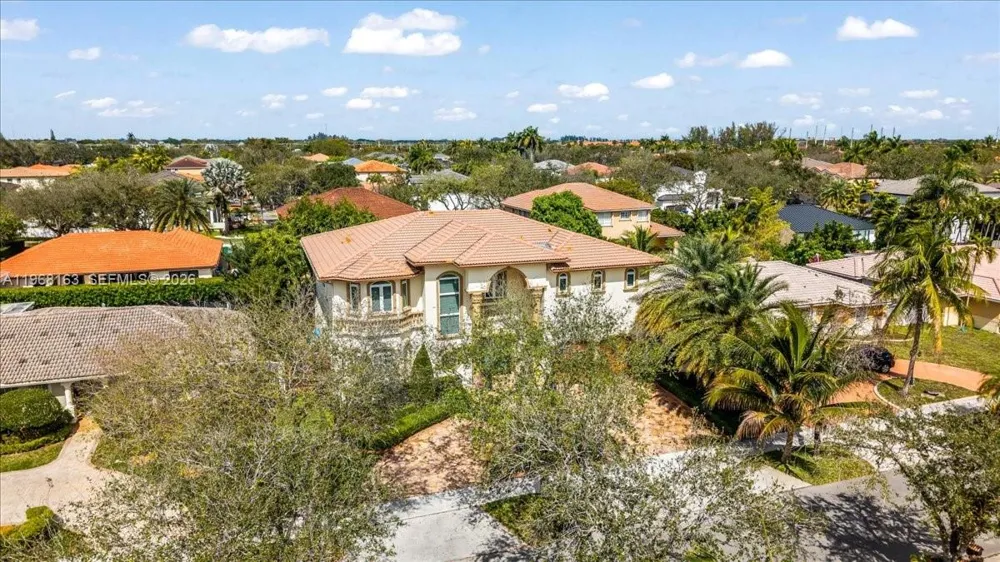 7851 NW 166th Ter Miami Lakes, FL 33016
