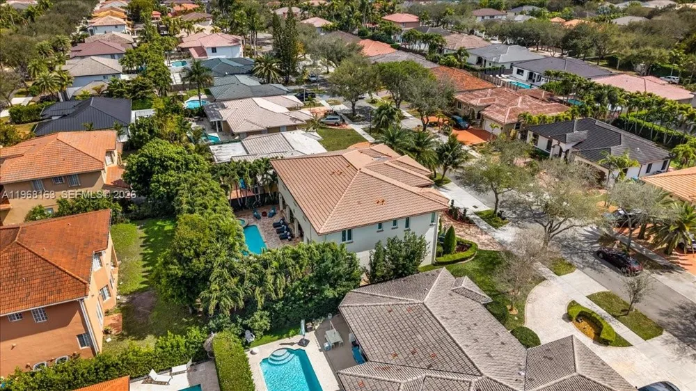 7851 NW 166th Ter Miami Lakes, FL 33016