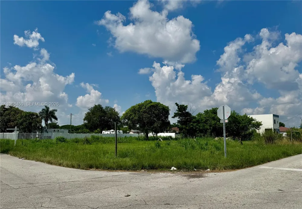 12208 SW 220 ST Miami, FL 33170