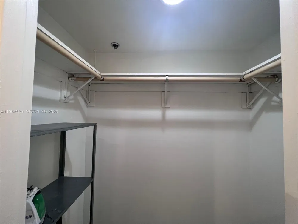 100 Lincoln Rd #415 Miami Beach, FL 33139