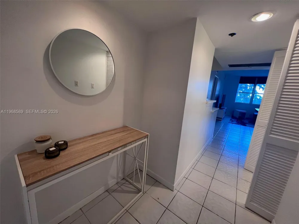 100 Lincoln Rd #415 Miami Beach, FL 33139